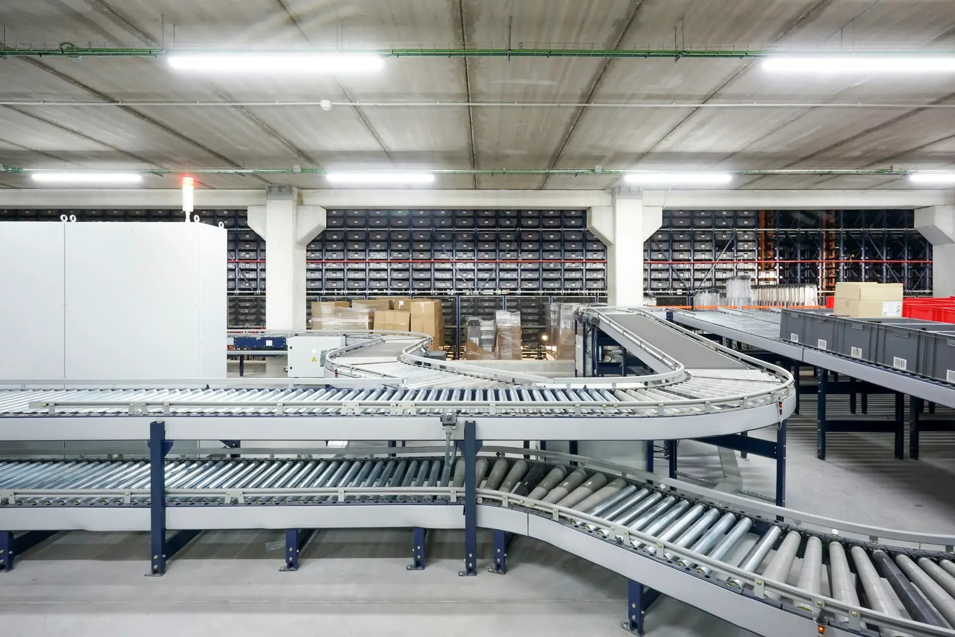 Roller conveyors carrying products to the end of the line